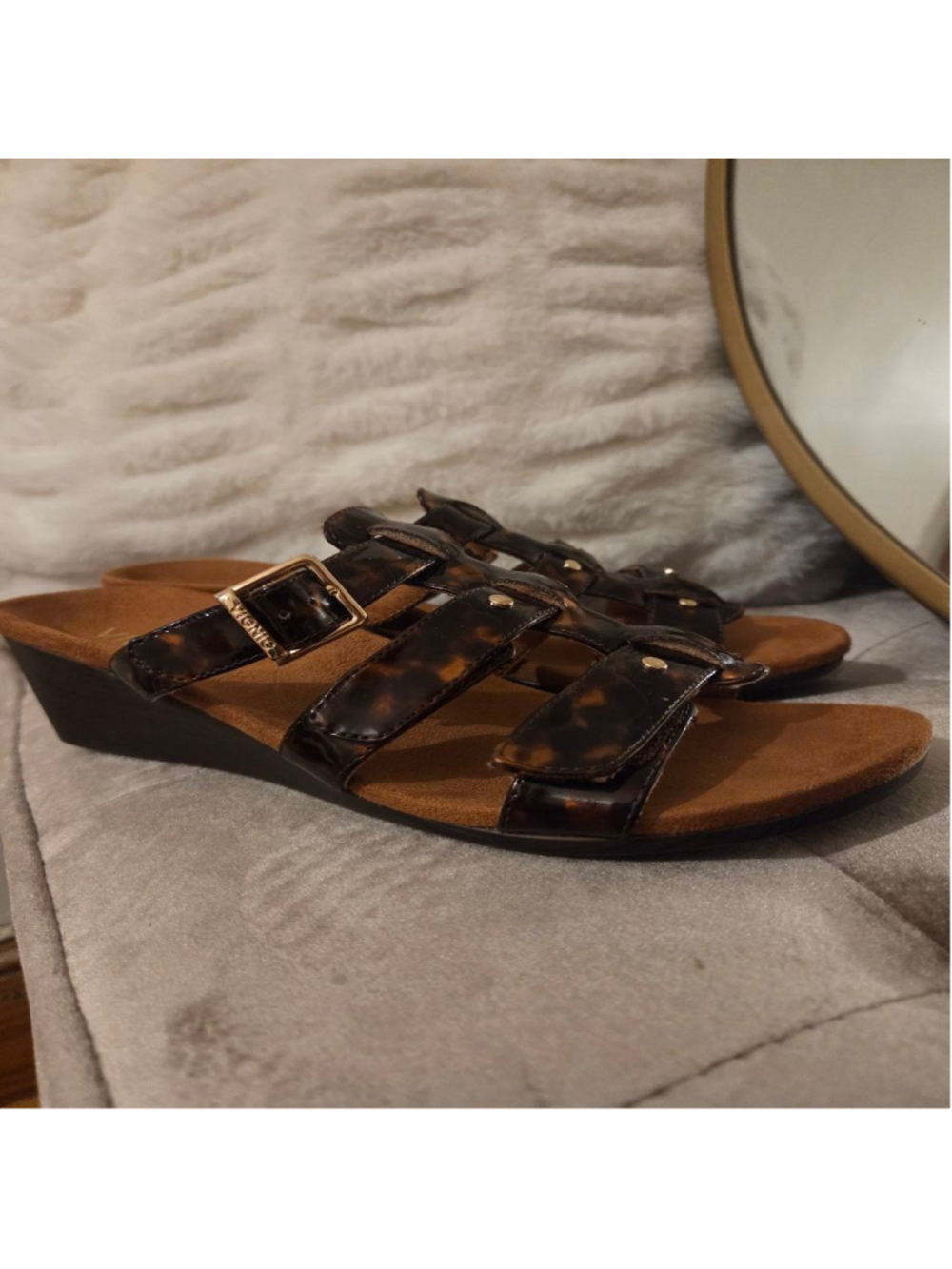Women's Vionic Brown Tortoiseshell Wedge Sandals Size 8